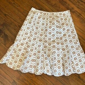 Kelly and Diane scalloped edge skirt size 4 fully lined